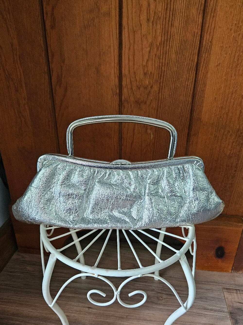 Vintage/Retro Silver Crinkle Clutch w/ Invertible Handle